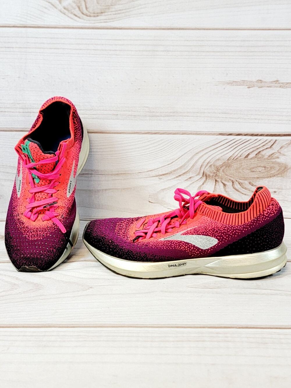 Brooks Levitate 2 Women's Running Shoes Pink Purple Cushioned Size 10 Sneakers